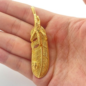 Collar con Colgante de Pluma y Diseño del Zodiaco Animal en Acero Inoxidable Dorado, Joyería de Regalo - Product Image 3