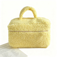 Grande trousse de toilette portable en peluche avec fermeture éclair, sac de beauté en fourrure pour voyage