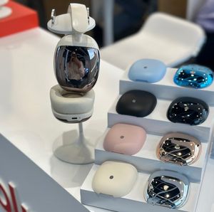 2025 nuevos <span class=keywords><strong>auriculares</strong></span> inalámbricos híbridos ANC <span class=keywords><strong>auriculares</strong></span> inalámbricos con cancelación de ruido con diferentes orejeras piezas decorativas para bricolaje - Product Image 1