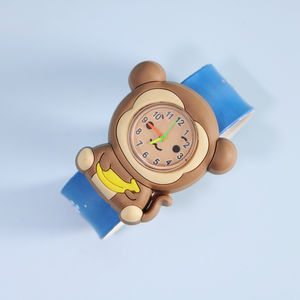 Montre à quartz Cartoon Panda pour enfants; Cadeau d'anniversaire parfait pour garçons et filles, avec bracelet en silicone et cadran - Product Image 1