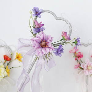 Großhandel Kreative Kinder-Zauberstab mit Künstlichen Seidenblumen, Abnehmbarer Blumenstab für Hochzeiten, Geburtstage und Brautjungfern - Product Image 1