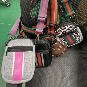 <span class=keywords><strong>HONOUR</strong></span> ME, venta al por mayor, bolso cruzado Universal de neopreno para teléfono móvil, bolso de moda con estampado de leopardo de neopreno, bolso para teléfono móvil - Product Image 2
