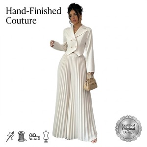 Ensemble tailleur deux pièces pour <span class=keywords><strong>femme</strong></span> : Blazer court et <span class=keywords><strong>pantalon</strong></span> plissé <span class=keywords><strong>à</strong></span> jambes larges – Élégant, formel, crème, luxe, couture sur mesure Jinyuan - Product Image 1