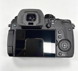 Appareil photo numérique Lumix GH5S à capteur CMOS quatre tiers, 4K, 10MP, en vente flash - Product Image 5