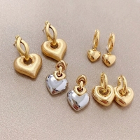 Boucles d'oreilles pendantes en or véritable 18 carats AU750, style mixte, avec breloque cœur vintage en relief et boucles d'oreilles créoles pour femme