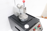 Machine de polissage de fibres optiques fiable pour la production en série de cordon de brassage