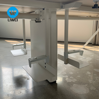 Postazione di Lavoro per Ufficio Moderna in Legno LIWEI, Scrivania per 4-6 Persone con Gestione Cavi, Partizione Arancione Modulare