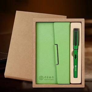 Ensembles de cadeaux de Noël Produits promotionnels Nouvelles idées de coffrets cadeaux pour les entreprises Ensemble cadeau bloc-notes stylo avec logo OEM pour les retrouvailles - Product Image 6