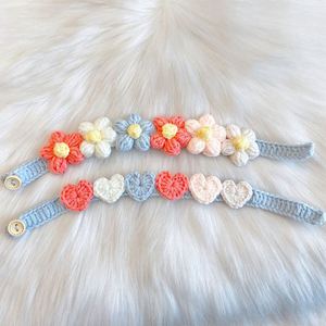 Collier pour chat en fleurs au crochet fait main, collier décoratif en tricot en forme de cœur pour animaux de compagnie, bavoir en laine douce pour chaton, idéal pour les accessoires de photographie - Product Image 4