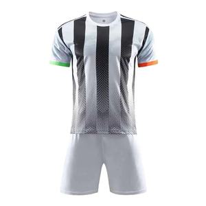 Nouvelle conception, uniforme de football personnalisé par sublimation, maillot d'entraînement de football de haute qualité, ensemble d'uniformes courts, OEM, unisexe, adulte - Product Image 1
