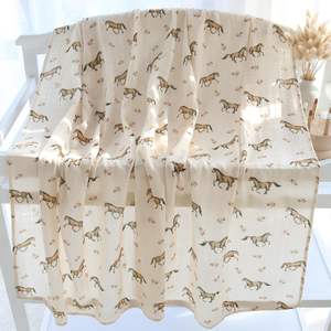 100% coton mousseline 2 couches couverture douce respirante Durable lumière Beige marron cheval impression toutes saisons enfants couverture - Product Image 4