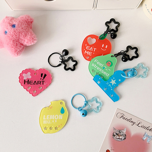 Venta al por mayor de mosquetones acrílicos con diseño de frutas de dibujos animados estilo Ins, accesorios DIY para mochilas escolares de estudiantes, accesorios personalizados dulces para mujer. - Product Image 4