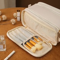 Trousse à cosmétiques en cuir PU de grande capacité avec motif de lettres Pochette de maquillage de voyage à fermeture éclair étanche pour femmes et filles