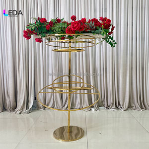 Centro de Mesa Geométrico de Lujo LEDA en Dorado, Soporte de Hierro para Flores, Centro de Mesa para Decoración de Bodas y Eventos - Product Image 6