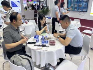 Phim lớp hợp chất/na2so4 trong suốt phụ <span class=keywords><strong>masterbatch</strong></span>/Hạt nhựa vật liệu cho HDPE/LDPE/LLDPE rõ ràng Túi - Product Image 5