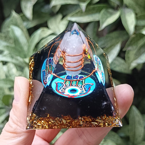 Pyramide en résine époxy à effet galet de cristal, Ornement de bureau, Décoration d'aquarium, Cadeau, Pilier de cristal blanc, Main de démon - Product Image 4