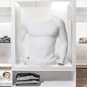 เสื้อยืดแขนยาวคอกลมทรงสลิมฟิตลายสก็อตสำหรับผู้ชาย น้ำหนัก 240 กรัม ผลิตจากโพลีเอสเตอร์/คอตตอน ผ้าฟอกแล้ว - Product Image 3