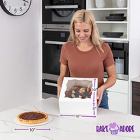 Boîtes à pâtisserie en papier blanc, dossiers carrés en carton jetables, boîte à gâteau en carton gaufré recyclable avec fenêtre transparente