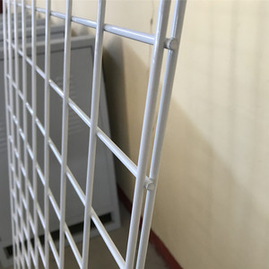 Pannelli Grigliati Metallici 3x7 con Supporti, Verniciati a Polvere Bianca Resistente, Espositori Durevoli per Negozi di Utensili e Artigianato - Product Image 3