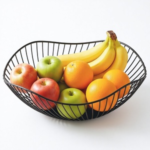 Cestino per Frutta in Metallo con Design a Onde, Ciotola Decorativa per Frutta da Cucina, Contenitore per Pane, Verdure e Snack - Product Image 1