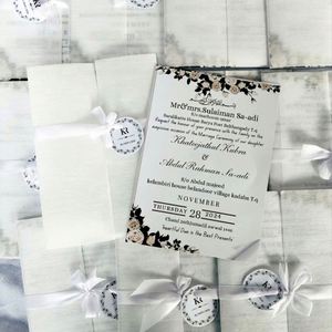 Suite d'invitations de mariage imprimées en typographie de style classique, avec logo et texte personnalisés, sur papier de luxe, pour les petites entreprises, les détaillants et les clients B2B - Product Image 2