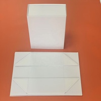 Boîte cadeau rigide magnétique pliable blanche, boîte en forme de livre à plat, logo personnalisé pour l'emballage de vêtements et de cosmétiques
