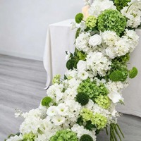 Rangkaian Bunga Eucalyptus Sutra Buatan Warna Putih Hijau Panjang 2m Langsung dari Pabrik untuk Dekorasi Pernikahan, Lorong, Meja, dan Centerpiece