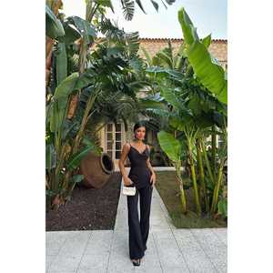 ชุดเซ็ต 2 ชิ้น เสื้อคอเฉียงสีดำ สายรัด ผ้าถัก ไซส์ XS ชุดออกงานกลางคืนสำหรับฤดูร้อน กางเกงขาสั้นผ่าข้าง - Product Image 2