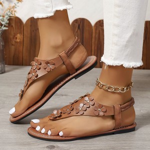 Women's Summer Large Hollow Toe Clip Fashion Flat Bottom Elastic Band Outdoor Beach Sandals Slippers - Product Image 5