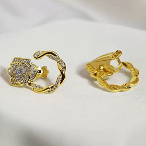 Orecchini Floreali Vintage Francesi, Orecchini Estivi Chic di Tendenza, Elegante Ear Cuff a Trifoglio per Donna - Product Image 6
