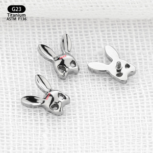 Clous d'oreilles en titane en forme de lapin 6,4 mm G23 ASTM F136 Bijoux de piercing - Product Image 2