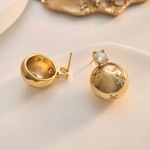 Boucles d'oreilles clous style français, boule dorée scintillante, zircon, design médiéval vintage élégant et unique pour femme - Product Image 5