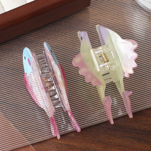 Kleine Fisch form Acryl Niedliches Haar Zubehör Neue Bunte Süße Frauen Gril's Haar klaue High-End Cartoon Tier Haars pange Benutzer definiert - Product Image 3