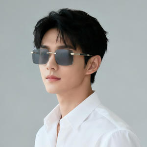 แว่นกันแดดทรงเหลี่ยมกรอบโลหะสำหรับผู้ชายสีดำ ป้องกันรังสียูวี 400 รุ่นที่ 3 เลนส์ PC ดีไซน์ทันสมัย - Product Image 2