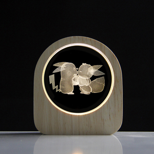 Sistema Solare 3D in Cristallo con Incisione 2D, Figura Anime Pokémon Luminosa, Ornamento Rotondo in Cristallo con Base in Legno LED, Luce Notturna - Product Image 1