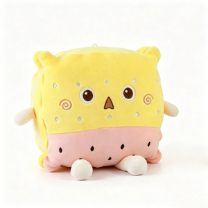 Décoration de gâteau en peluche 3D personnalisée, gâteau aux fraises et crème glacée, gâteau en peluche rose et jaune à deux étages en forme de cube aux fraises - Product Image 1