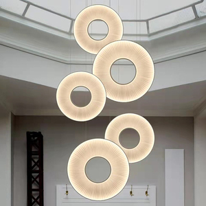 Hitecdad Lustre <span class=keywords><strong>Grande</strong></span> <span class=keywords><strong>Roue</strong></span> 60CM 52W Anneau Boucles D'oreilles Led Grand Plafond Pendentifs Éclairé Fer Tissu Stand Salon - Product Image 1