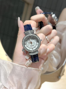 Montre élégante pour femme en cristal, cadran en nacre, bracelet en cuir, montre-bracelet à quartz - Product Image 2