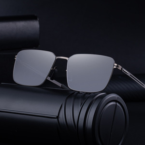 Lunettes de soleil polarisées à monture carrée Hl-8612 pour hommes, monture en plastique noir et métal, protection UV400, pare-soleil de classe 2 - Product Image 2