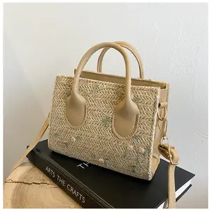 2022 Wholesale new design women's single shoulder crossbody saddle bag fashion trend small straw bags