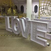 Lettres de chapiteau de 4 pieds en PVC blanc au design moderne Oh Baby Props Décoration de mariage Led Big Numbers Lettres géantes lumineuses