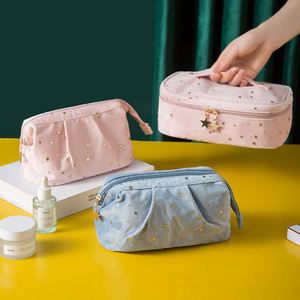 Vente en gros de trousses de maquillage en velours de haute qualité, style tendance, organiseur de maquillage, trousse de toilette, pochette cosmétique en velours - Product Image 5