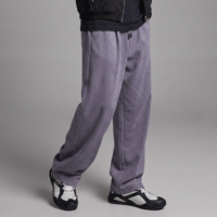 Pantalon plissé ultra large pour homme, violet poudré, taille élastique avec cordon de serrage, en suède brossé, ourlet fendu, logo personnalisé