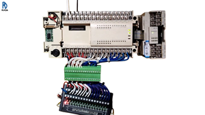 FX2N-48MR-001 PLC ตัวควบคุมลอจิกแบบตั้งโปรแกรมได้ โมดูลควบคุมอุตสาหกรรม ชุดประกอบอุตสาหกรรมอัตโนมัติแบบถอดประกอบได้ - Product Image 1