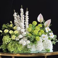 Susunan Bunga Lorong Pernikahan Anggrek Mawar Putih Kustom dan Baby's Breath, Bunga Lantai Artifisial Elegan