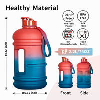 Bouteille d'eau d'entraînement de 2 litres sans BPA grande cruche de gymnastique pour le sport réutilisable et sûre pour l'eau bouillante faite de verres en plastique