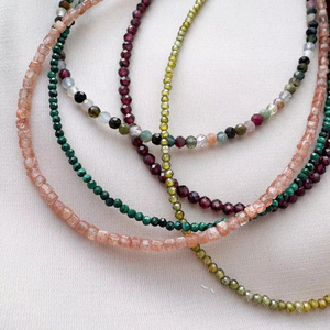 Collana di piccole perle da donna di <span class=keywords><strong>Malachite</strong></span> naturale gemma con perline e girocollo minimalista gioiello di equilibrio di cristallo impermeabile - Product Image 1