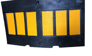 उच्च गुणवत्ता वाले रबर पोर्टेबल राजमार्ग उपकरण सड़क रिट्रेटेबल गति बम्प रोड बम्प - Product Image 5