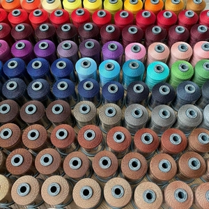 25 #(0.45mm) 100 m/rouleau de fil de polyester ciré Xiange à coudre à la main et fil ciré à coudre à la machine - Product Image 1