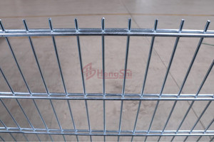 Panneau de clôture routière double à revêtement <span class=keywords><strong>en</strong></span> poudre avec deux barres, clôture <span class=keywords><strong>en</strong></span> treillis métallique à double fil horizontal 6/5/6 8/6/8 - Product Image 6